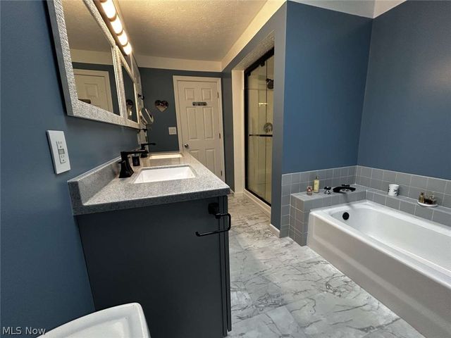 3370 Bristol Lane 2, Cuyahoga Falls, OH 44223