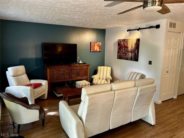 3370 Bristol Lane 2, Cuyahoga Falls, OH 44223