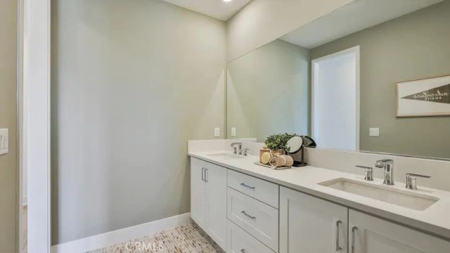 24431 Camino Oceano, Valencia, CA 91354