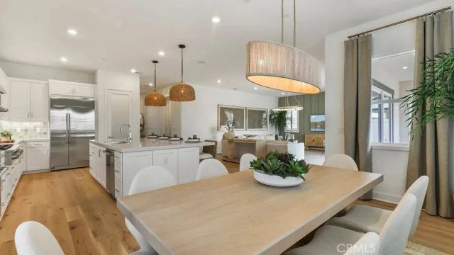 24431 Camino Oceano, Valencia, CA 91354