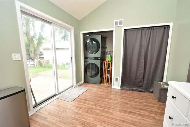 1379 Brady Avenue, Burton, MI 48529