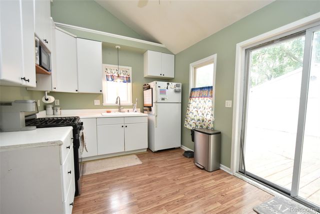 1379 Brady Avenue, Burton, MI 48529