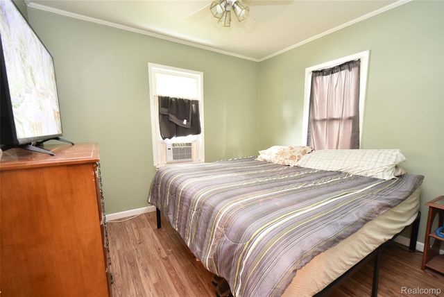 1379 Brady Avenue, Burton, MI 48529
