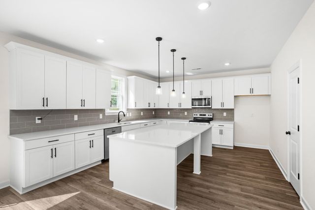 5018 Salient Dr, Spring Hill, TN 37174