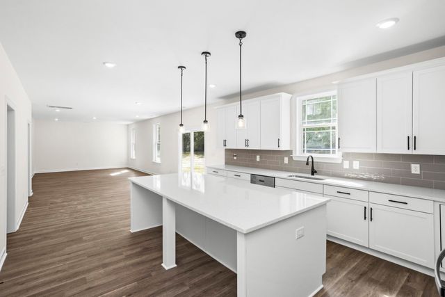 5018 Salient Dr, Spring Hill, TN 37174