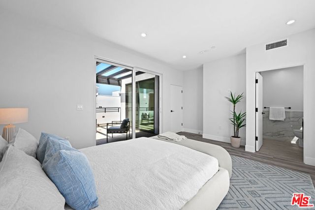 1959 Preuss Road, Los Angeles, CA 90034