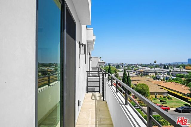 1959 Preuss Road, Los Angeles, CA 90034