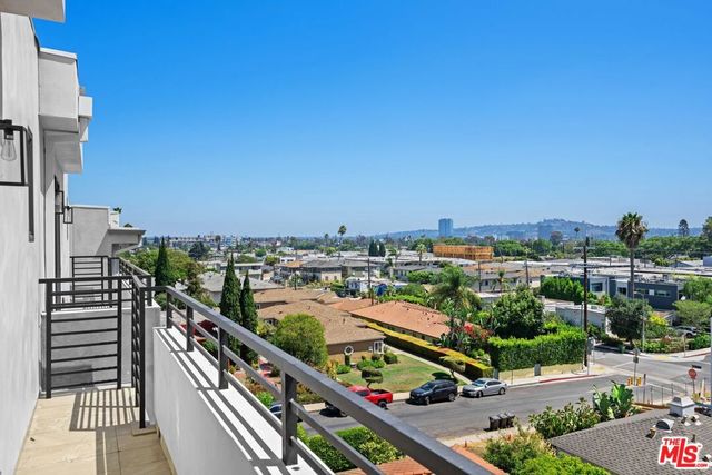 1959 Preuss Road, Los Angeles, CA 90034