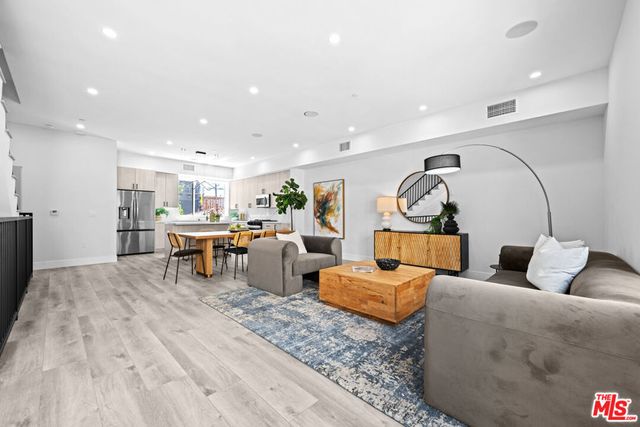 1959 Preuss Road, Los Angeles, CA 90034