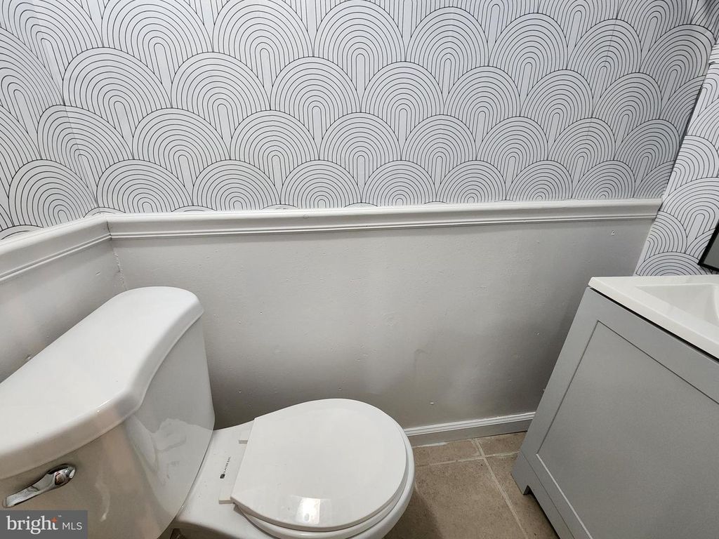 Image 10 of property listing at 2557 W BALTIMORE ST, Baltimore, MD 21223