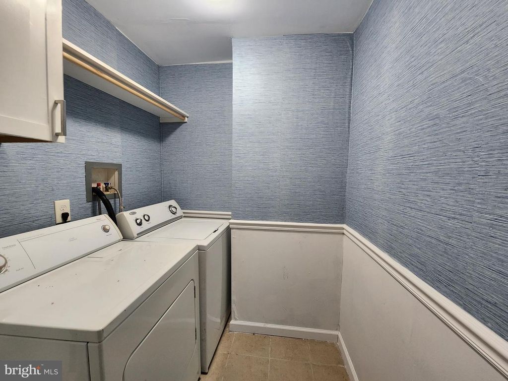 Image 16 of property listing at 2557 W BALTIMORE ST, Baltimore, MD 21223
