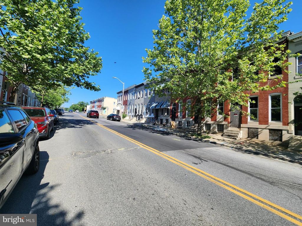 Image 25 of property listing at 2557 W BALTIMORE ST, Baltimore, MD 21223