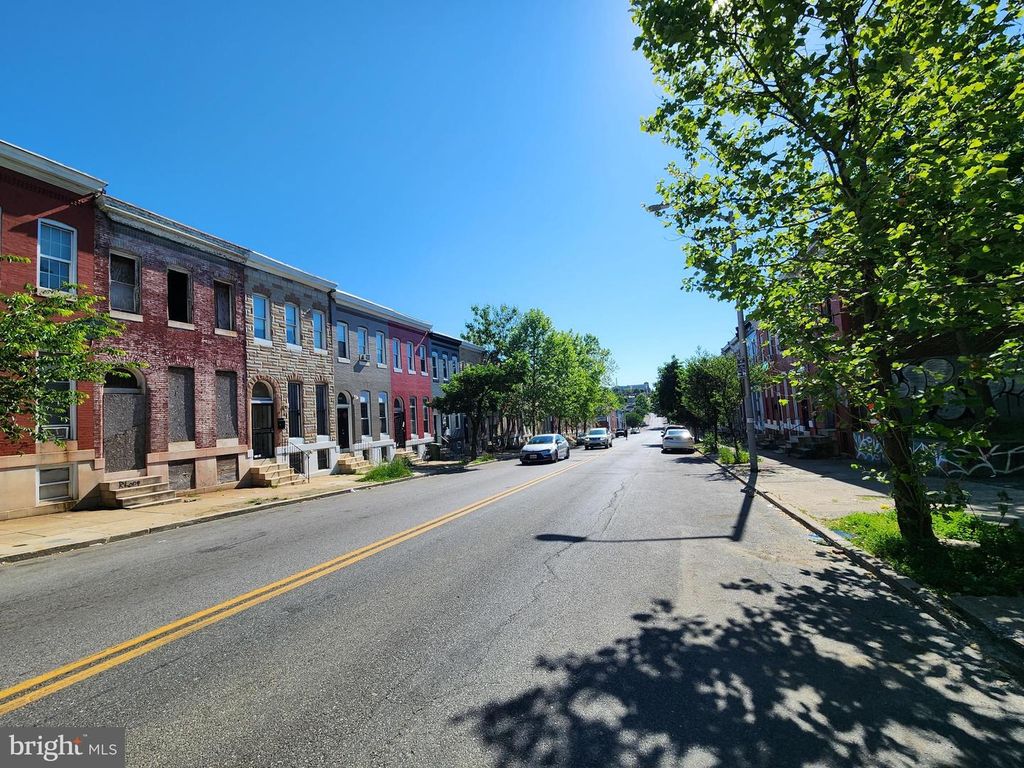 Image 26 of property listing at 2557 W BALTIMORE ST, Baltimore, MD 21223