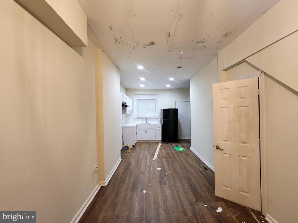 Image 7 of property listing at 2557 W BALTIMORE ST, Baltimore, MD 21223