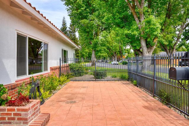 1021 Stanford Ave, Modesto, CA 95350