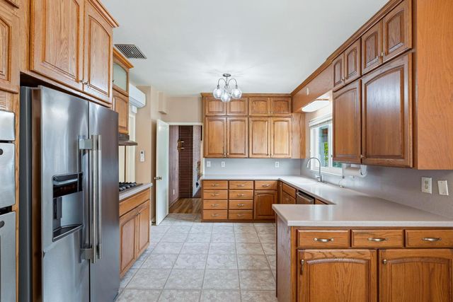 1021 Stanford Ave, Modesto, CA 95350