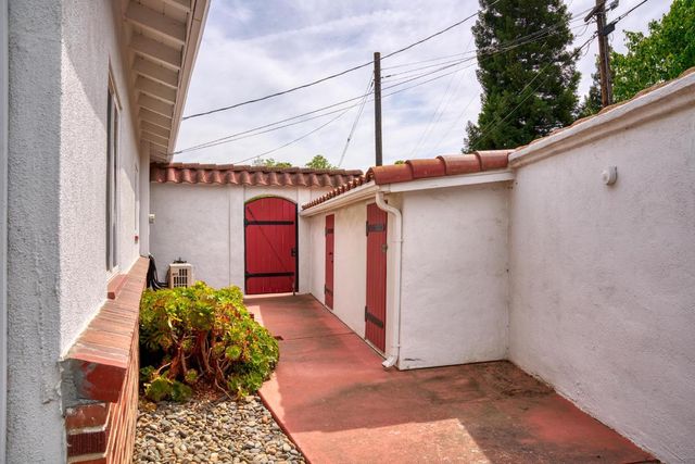 1021 Stanford Ave, Modesto, CA 95350