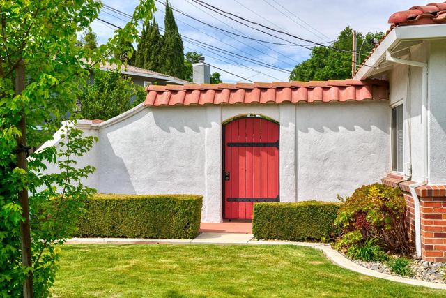 1021 Stanford Ave, Modesto, CA 95350