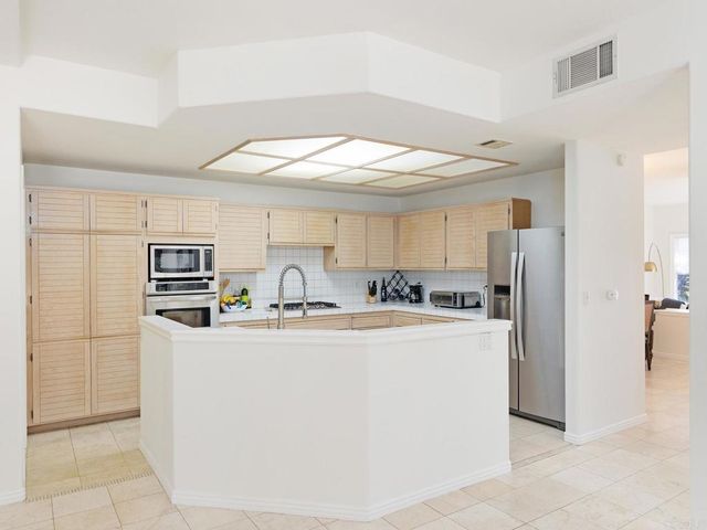 5602 Roundtree Place, Westlake Village, CA 91362