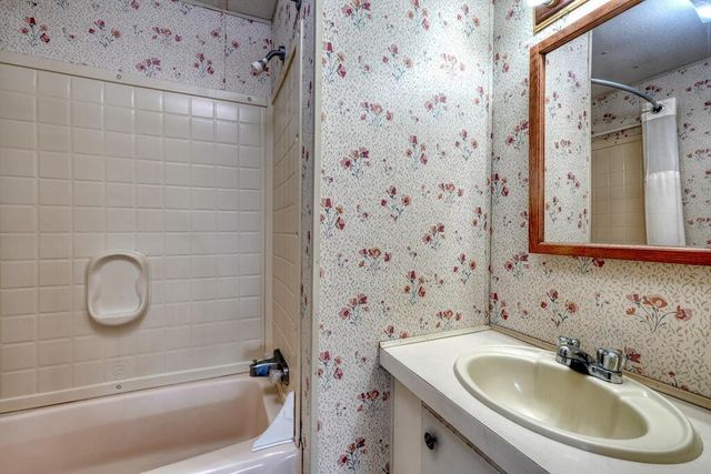 240 Ruby Lake Drive N, Hiawassee, GA 30546