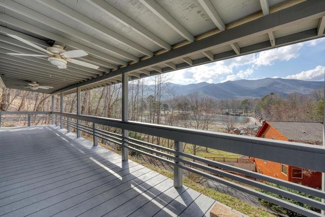 240 Ruby Lake Drive N, Hiawassee, GA 30546