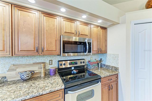 4107 72ND AVENUE E, Sarasota, FL 34243