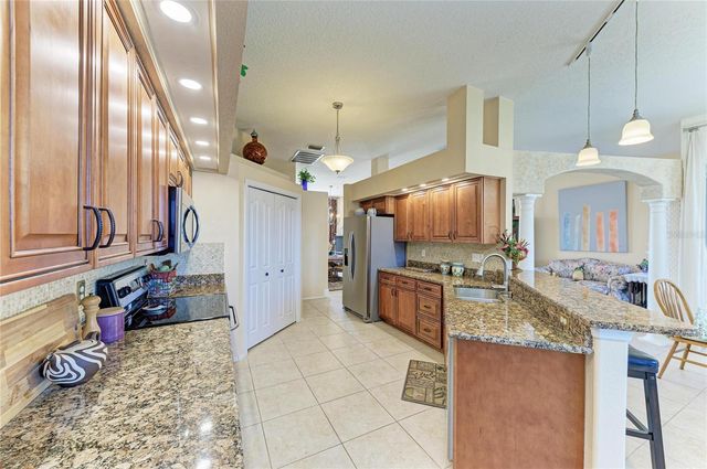 4107 72ND AVENUE E, Sarasota, FL 34243