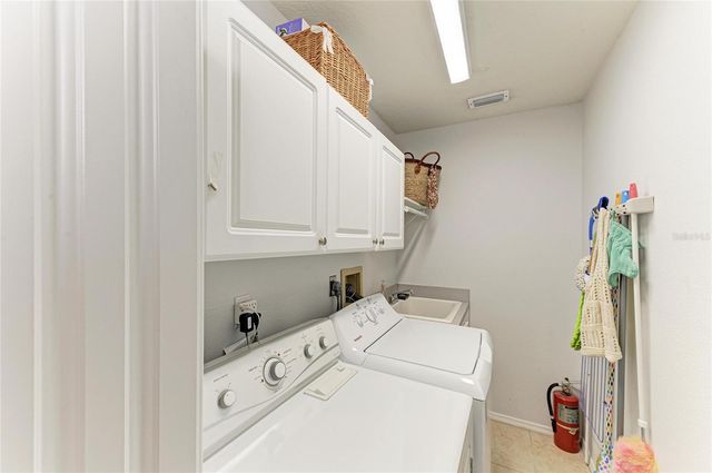 4107 72ND AVENUE E, Sarasota, FL 34243