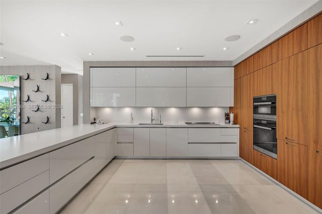 420 Island Drive, Key Biscayne, FL 33149