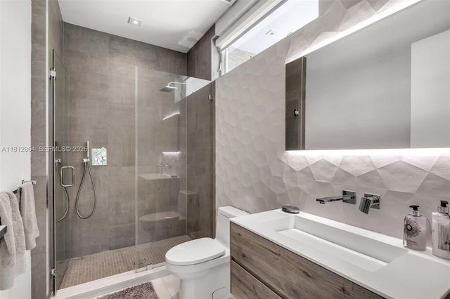 420 Island Drive, Key Biscayne, FL 33149