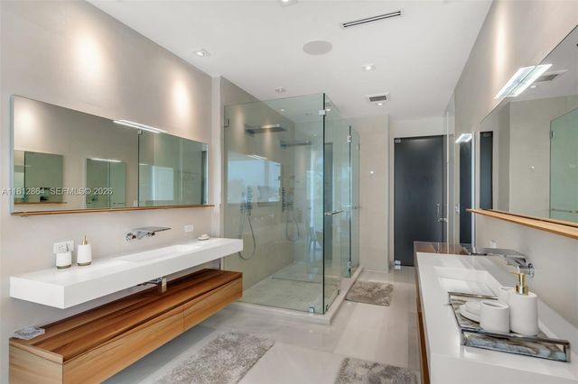 420 Island Drive, Key Biscayne, FL 33149
