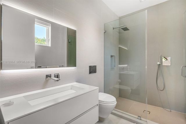 420 Island Drive, Key Biscayne, FL 33149
