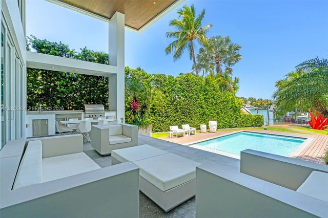 420 Island Drive, Key Biscayne, FL 33149