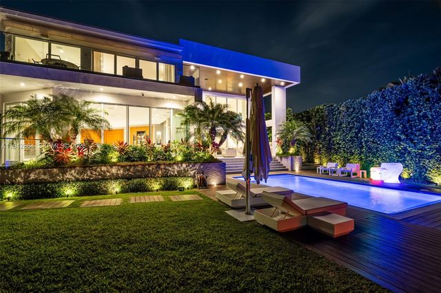 420 Island Drive, Key Biscayne, FL 33149