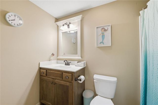 201 S Marimack Drive, Kearney, MO 64060