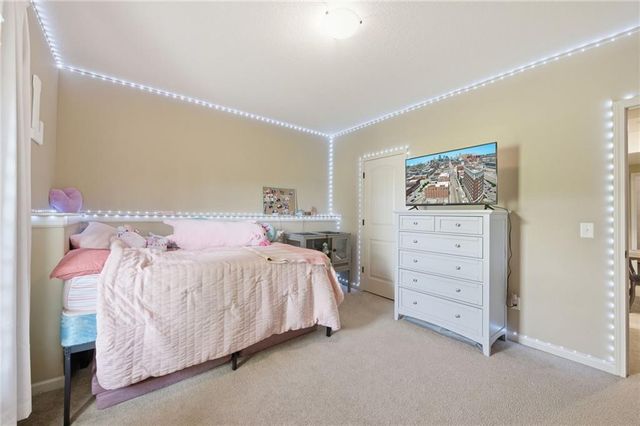 201 S Marimack Drive, Kearney, MO 64060