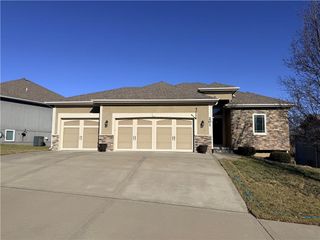 201 S Marimack Drive, Kearney, MO 64060