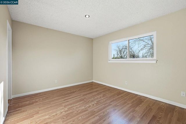 4690 4690 Brookfield Drive, Sacramento, CA 95823