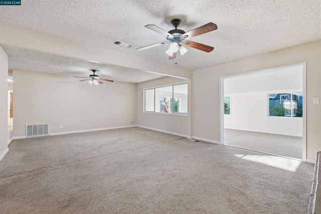 4690 4690 Brookfield Drive, Sacramento, CA 95823