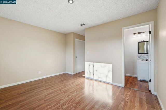 4690 4690 Brookfield Drive, Sacramento, CA 95823