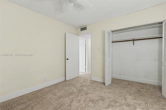 5300 Washington St K229, Hollywood, FL 33021