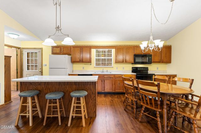 3840 Saddle Brook Way, Sevierville, TN 37862