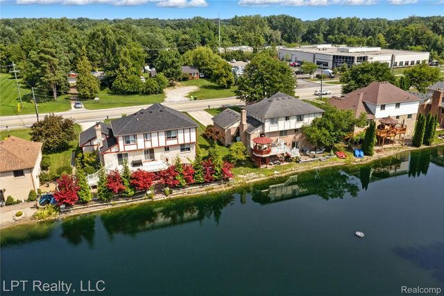 1142 E South Boulevard, Troy, MI 48085