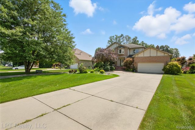 1142 E South Boulevard, Troy, MI 48085