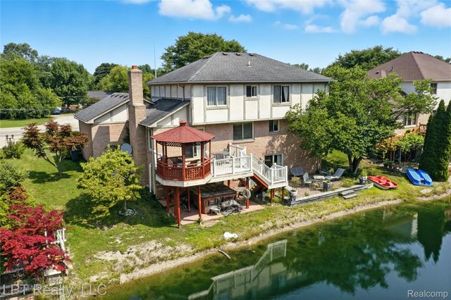 1142 E South Boulevard, Troy, MI 48085