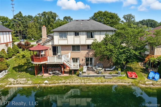 1142 E South Boulevard, Troy, MI 48085