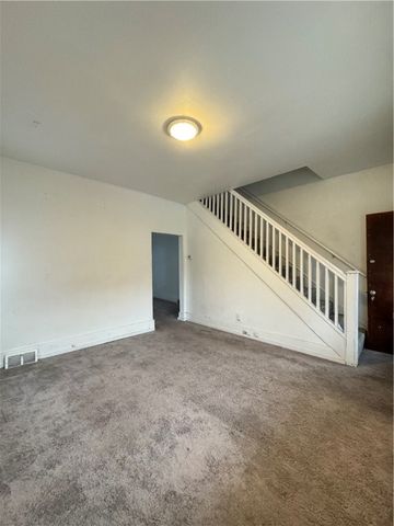 6640 Rowan St, Lincoln Larimer, PA 15206