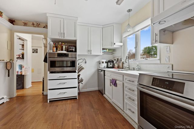 2881 Meadowcrest Drive, Yorktown Heights, NY 10598