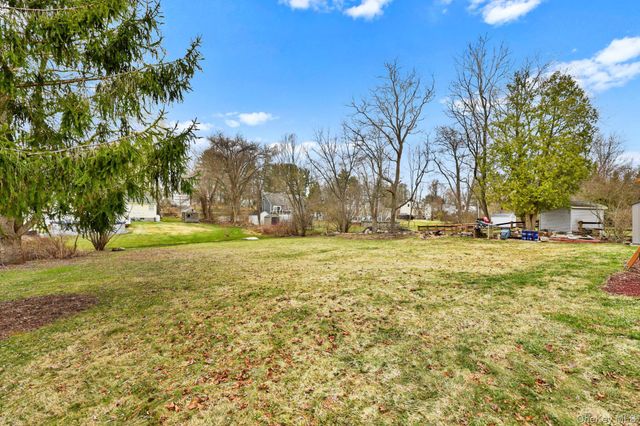 2881 Meadowcrest Drive, Yorktown Heights, NY 10598