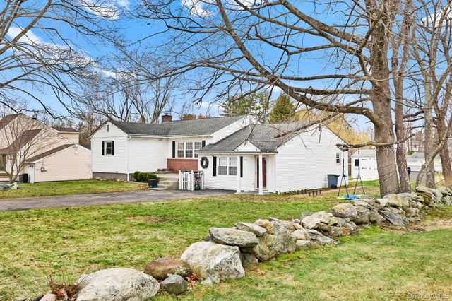 2881 Meadowcrest Drive, Yorktown Heights, NY 10598